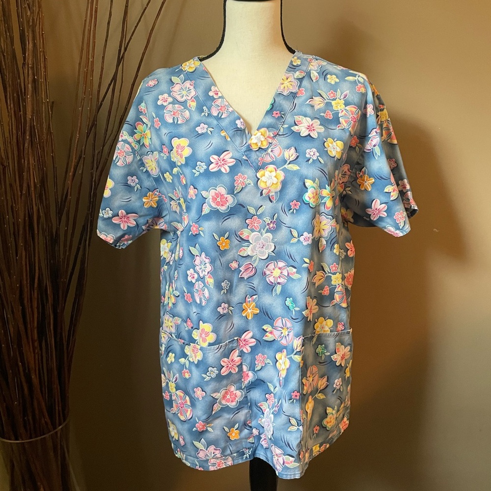 Floral Print Scrub Top